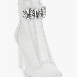 Karl Lagerfeld White Heeled Sandals with Silver Accents.   NWOB